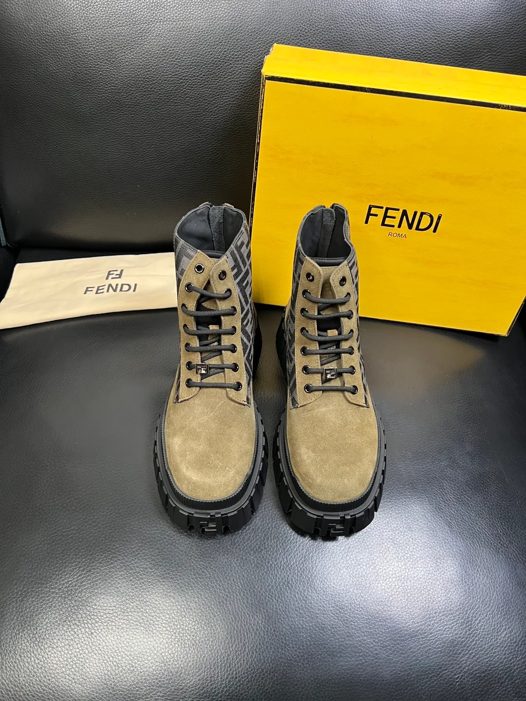 Men's shoes 💰900 FENDI High-quality top craftsmanship, Fendi boots high-top counter synchronization, original factory configuration imported Italian cowhide fly-knit fabric, imported cowhide lining, breathable and comfortable, soles: original soles specially provided by the original factory, original factory and single goods are welcome to compare, code number 39-44 (customized 38 45)